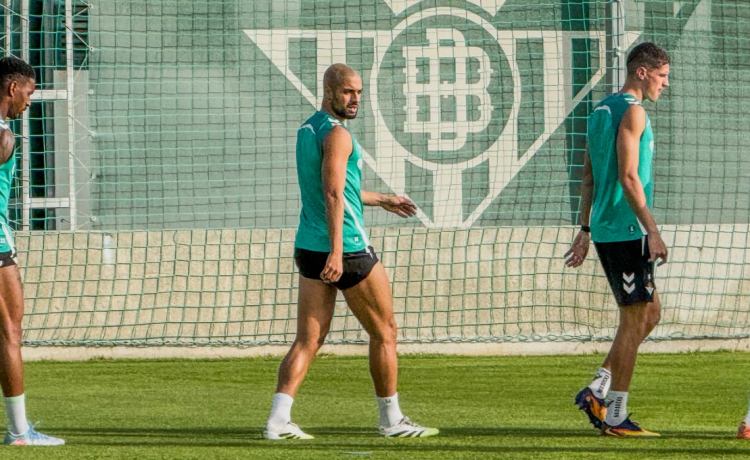 Sofyan Amrabat, un nuevo soldado para Manuel Pellegrini Sofyan Amrabat, un nuevo soldado para Manuel Pellegrini