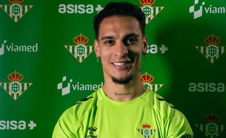 La cláusula de Antony y el rendimiento que espera el Betis, según la Inteligencia Artificial La cláusula de Antony y el rendimiento que espera el Betis, según la Inteligencia Artificial