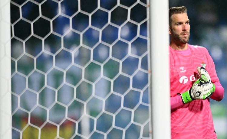 Adrián, sin paños calientes: «Ha sido un auténtico ridículo, algo vergonzoso» Adrián, sin paños calientes: «Ha sido un auténtico ridículo, algo vergonzoso»
