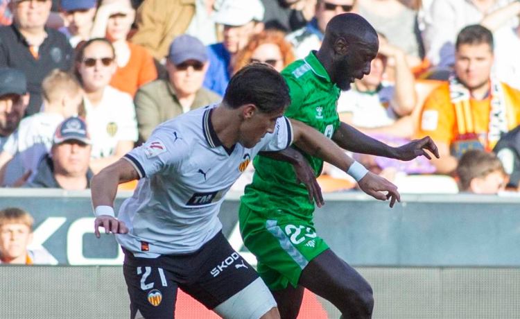 Valencia – Real Betis: Horario, canal y dónde ver en TV y online hoy el partido de LaLiga EA Sports Valencia – Real Betis: Horario, canal y dónde ver en TV y online hoy el partido de LaLiga EA Sports