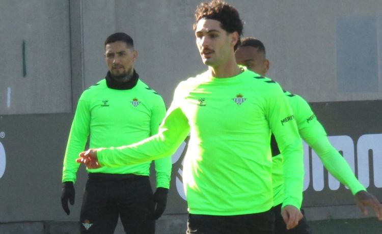 Una puerta para la esperanza con Johnny Cardoso en un entrenamiento sin Lo Celso Una puerta para la esperanza con Johnny Cardoso en un entrenamiento sin Lo Celso