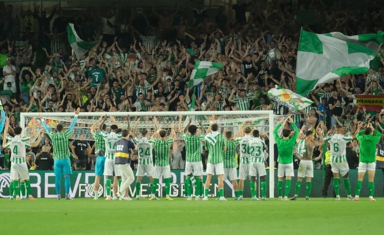El cántico contra el Sevilla y Caparrós que puede costar caro al Betis El cántico contra el Sevilla y Caparrós que puede costar caro al Betis