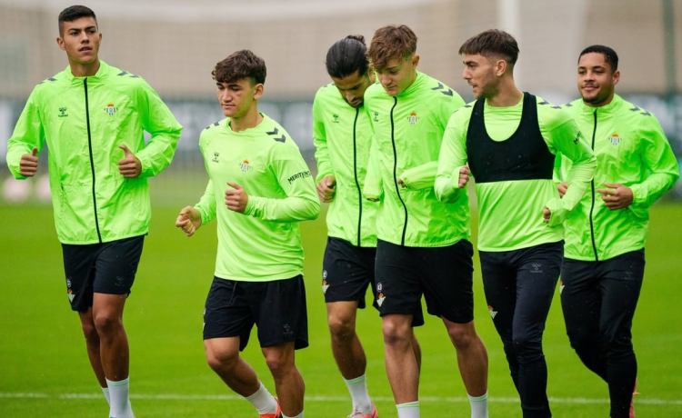 Pellegrini, ante su convocatoria más difícil en el Betis: ¡11 bajas! Pellegrini, ante su convocatoria más difícil en el Betis: ¡11 bajas!