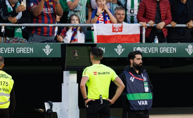 Denuncias a Betis y Atlético, con el Sevilla en la boca Denuncias a Betis y Atlético, con el Sevilla en la boca