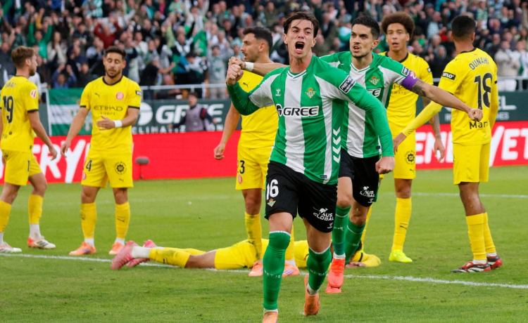 Valentín Gómez acumula admiradores en LaLiga tras su gran rendimiento como comodín del Betis Valentín Gómez acumula admiradores en LaLiga tras su gran rendimiento como comodín del Betis