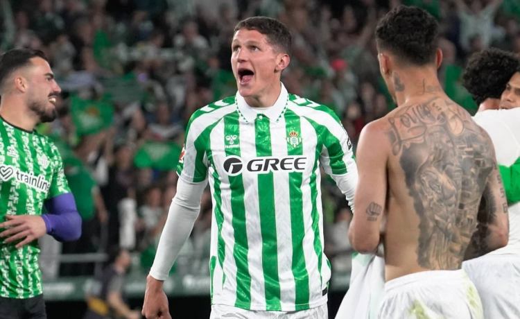 Altimira desvela el secreto del Betis y habla de su futuro Altimira desvela el secreto del Betis y habla de su futuro