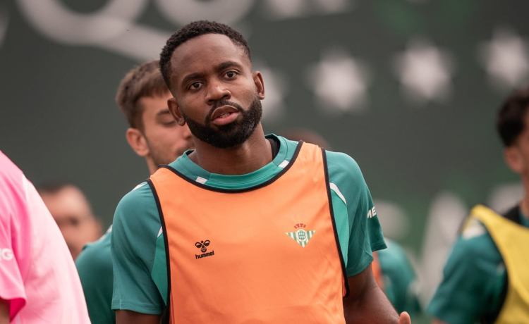 Bakambu demuestra su compromiso con el Betis Bakambu demuestra su compromiso con el Betis