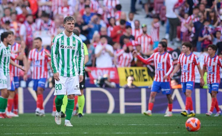 Atlético 4-1 Betis: Amargo adiós a la Champions con la final demasiado presente Atlético 4-1 Betis: Amargo adiós a la Champions con la final demasiado presente