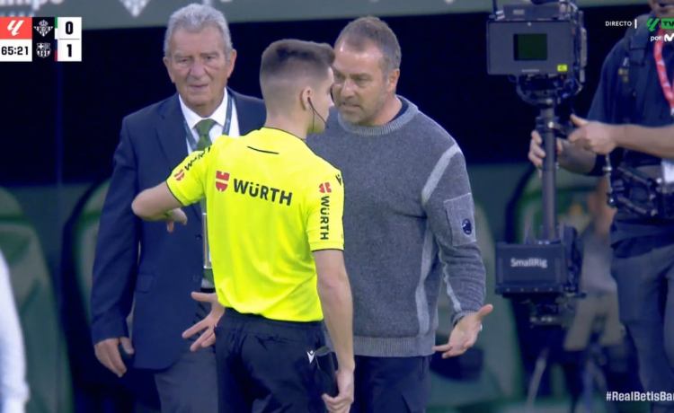 El calentón de Hansi Flick contra el Betis El calentón de Hansi Flick contra el Betis