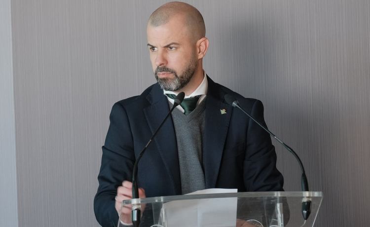 La posición que planea potenciar Fajardo para el Betis 24/25 y el perfil que busca La posición que planea potenciar Fajardo para el Betis 24/25 y el perfil que busca