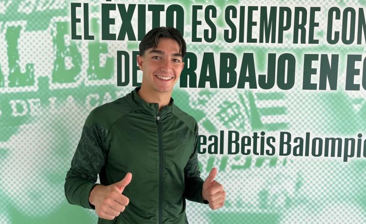 El test más personal a Carlos Reina: de su sueño con el Betis al ídolo en el primer equipo El test más personal a Carlos Reina: de su sueño con el Betis al ídolo en el primer equipo
