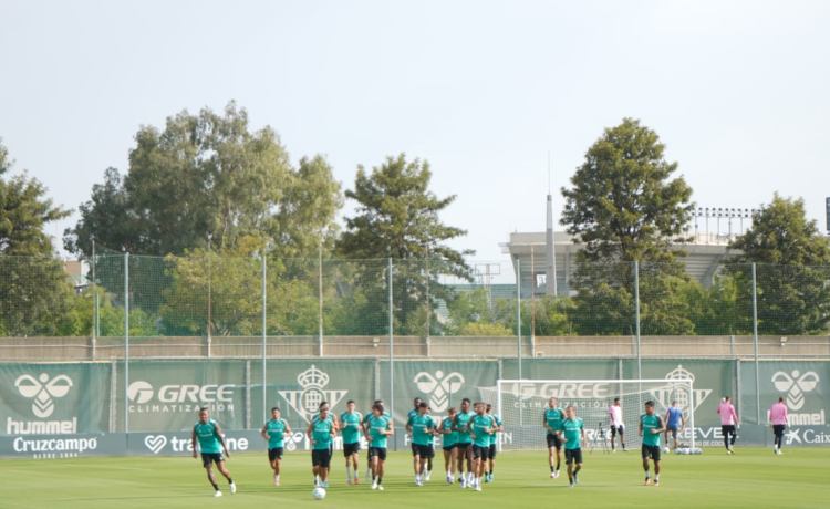 Altimira aparece antes de Elche en una sesión presenciada por Guardado Altimira aparece antes de Elche en una sesión presenciada por Guardado