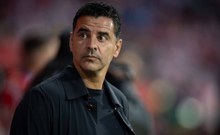 Míchel no afloja y pide otros dos ‘refuerzos’ para medirse al Betis Míchel no afloja y pide otros dos ‘refuerzos’ para medirse al Betis