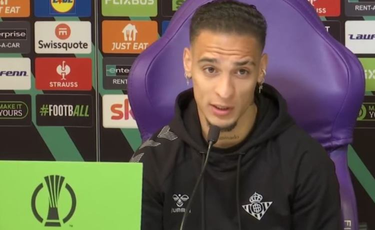 Antony sueña en verdiblanco: «Quiero escribir mi nombre en la historia del Betis» Antony sueña en verdiblanco: «Quiero escribir mi nombre en la historia del Betis»