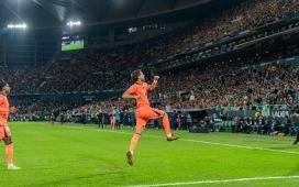 Agresión en La Cartuja a un hincha barcelonista e incidentes con el padre de Lamine Yamal Agresión en La Cartuja a un hincha barcelonista e incidentes con el padre de Lamine Yamal