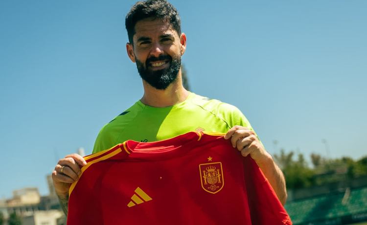 Isco revela quién le dio la noticia y lo celebra tras «pasar momentos duros» Isco revela quién le dio la noticia y lo celebra tras «pasar momentos duros»