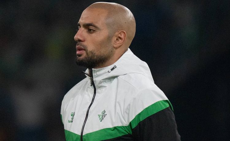 Pellegrini recibe la peor noticia con Amrabat, que se pierde el derbi Pellegrini recibe la peor noticia con Amrabat, que se pierde el derbi