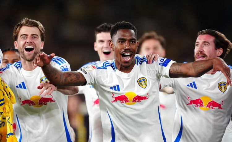 Junior Firpo, al caer Junior Firpo, al caer