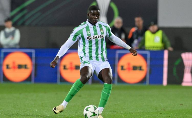 La venta cerrada de Mendy, a punto de caerse La venta cerrada de Mendy, a punto de caerse