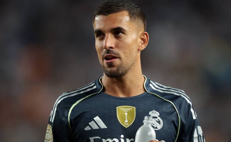 La firme postura de Dani Ceballos con el Betis La firme postura de Dani Ceballos con el Betis