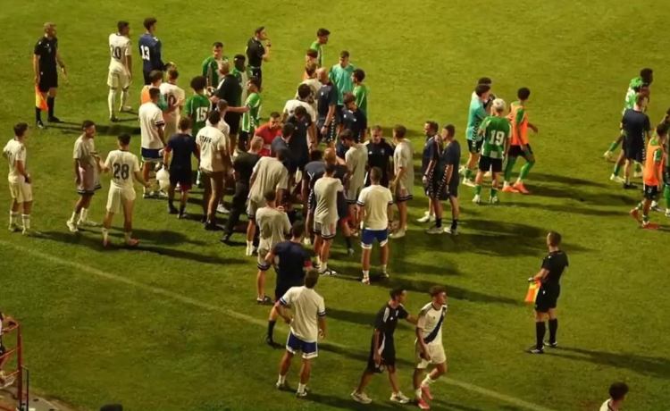 Violento desenlace en la visita del Betis Deportivo al Recreativo de Huelva Violento desenlace en la visita del Betis Deportivo al Recreativo de Huelva