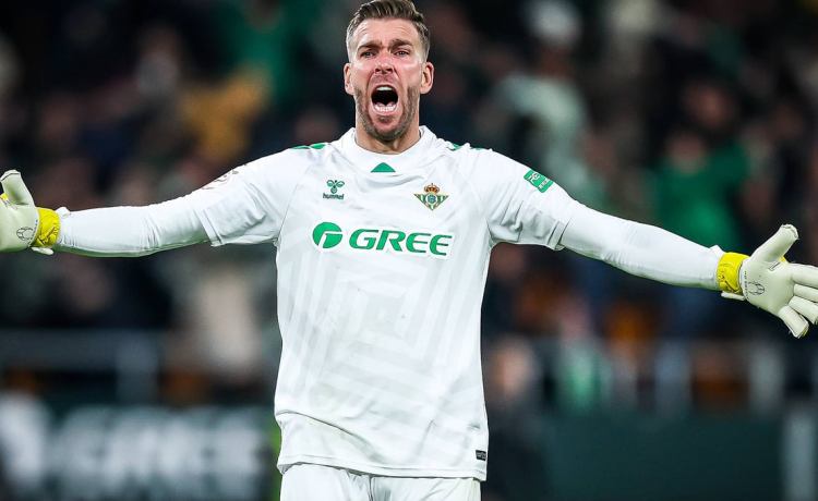 Puerta cerrada en el Betis para la renovación automática de Adrián San Miguel, en manos de Manu Fajardo Puerta cerrada en el Betis para la renovación automática de Adrián San Miguel, en manos de Manu Fajardo