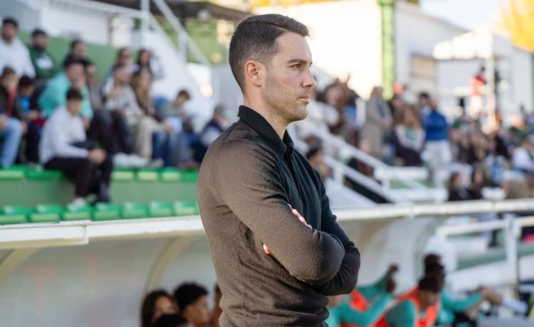 El Betis hace oficial la destitución de Javi Medina, entrenador del Betis Deportivo El Betis hace oficial la destitución de Javi Medina, entrenador del Betis Deportivo