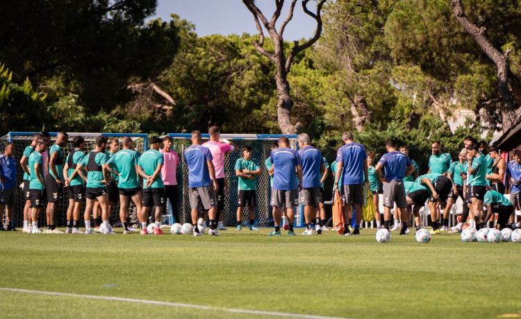 Horario, canal y dónde ver en TV y online hoy el triangular amistoso entre Betis, Farense y Uniao de Leiria Horario, canal y dónde ver en TV y online hoy el triangular amistoso entre Betis, Farense y Uniao de Leiria