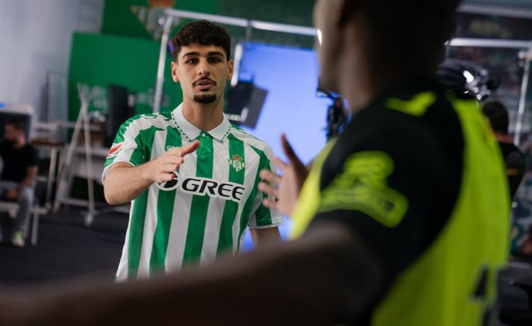 Acelerón del Betis para solucionar el gran problema del debut liguero Acelerón del Betis para solucionar el gran problema del debut liguero