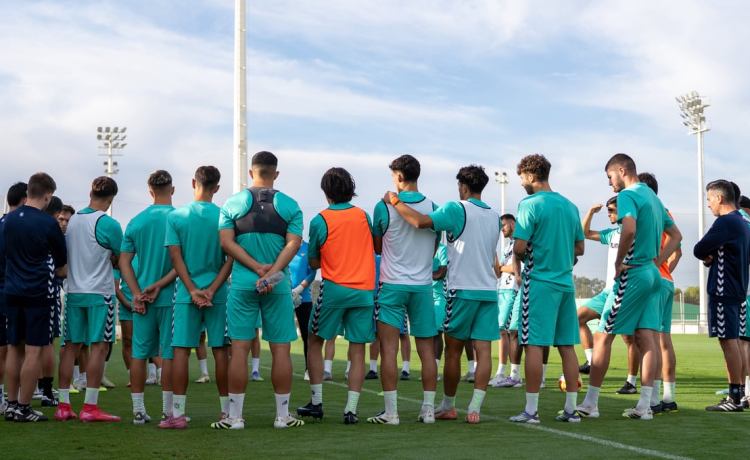 Maxima crueldad en la cantera del Betis: «Lo hemos entendido mal» Maxima crueldad en la cantera del Betis: «Lo hemos entendido mal»