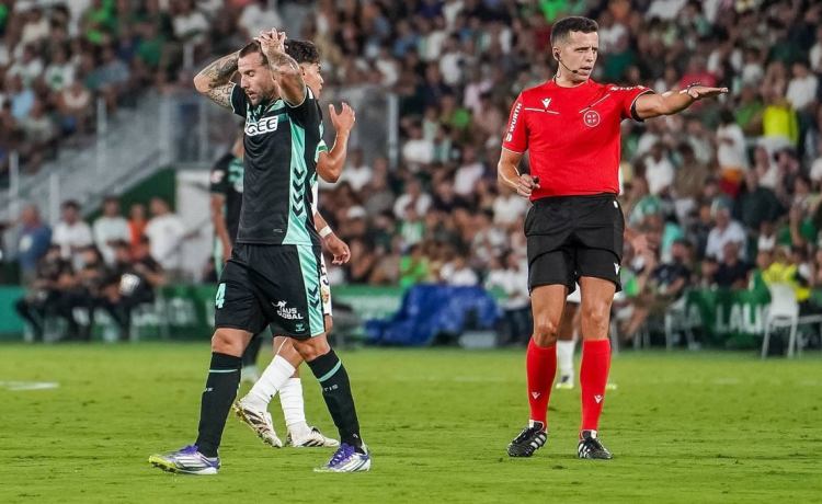 Elche 1-1 Betis: Perdonó y lo pagó caro Elche 1-1 Betis: Perdonó y lo pagó caro