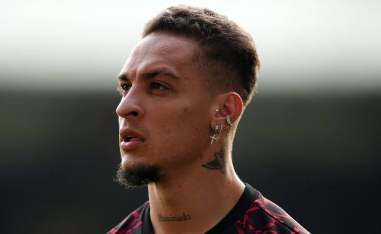 Avanzadilla para Antony, que sigue en Manchester Avanzadilla para Antony, que sigue en Manchester