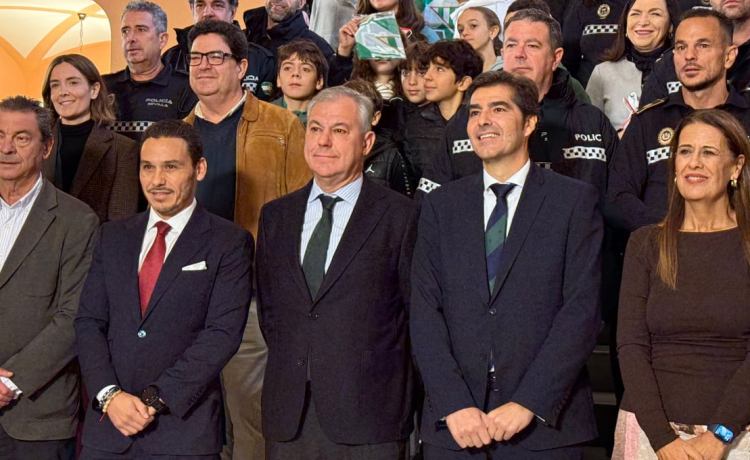 Ángel Haro y José María del Nido Carrasco, unidos en contra del acoso escolar Ángel Haro y José María del Nido Carrasco, unidos en contra del acoso escolar