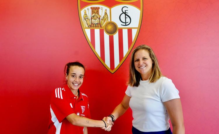 Rosa Márquez cierra sus redes sociales tras su polémico fichaje por el Sevilla Rosa Márquez cierra sus redes sociales tras su polémico fichaje por el Sevilla