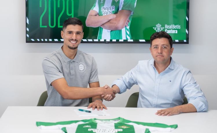 El Betis anuncia el fichaje de Moha y la venta de Souleymane Faye El Betis anuncia el fichaje de Moha y la venta de Souleymane Faye