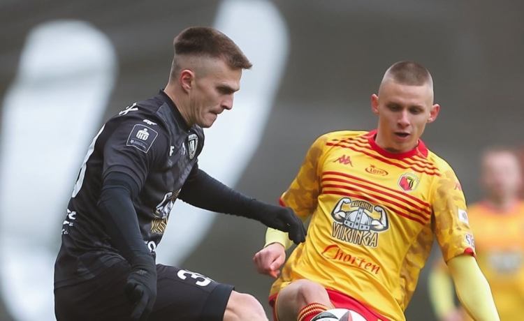 Tropiezo del Jagiellonia antes de jugar contra el Betis Tropiezo del Jagiellonia antes de jugar contra el Betis
