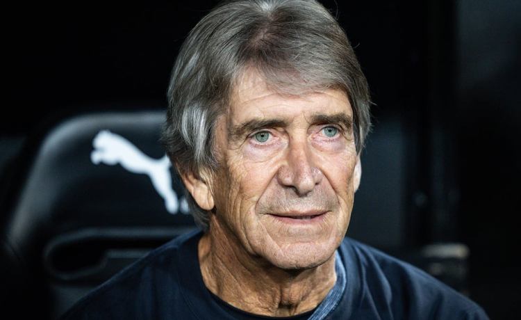 Claudio Bravo, ex del Betis, alimenta la tentación para Manuel Pellegrini: «Le daría las llaves del proyecto» Claudio Bravo, ex del Betis, alimenta la tentación para Manuel Pellegrini: «Le daría las llaves del proyecto»