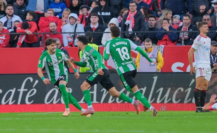 Sevilla 0-2 Betis: Fornals desatasca con clase El Gran Derbi de las ausencias Sevilla 0-2 Betis: Fornals desatasca con clase El Gran Derbi de las ausencias