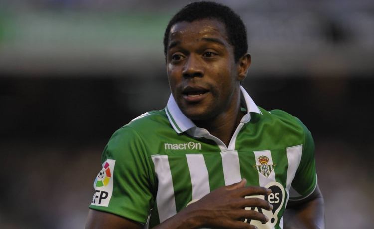 Dejó huella en el Betis y ahora medita retirarse a los 36 años Dejó huella en el Betis y ahora medita retirarse a los 36 años