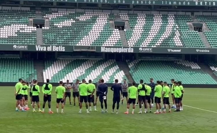 Pellegrini elige a su ‘refuerzo’ para el centro del campo Pellegrini elige a su ‘refuerzo’ para el centro del campo