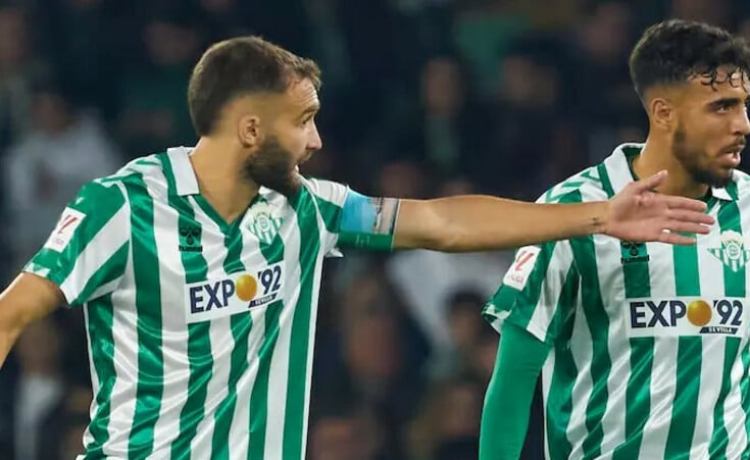 El Betis echa el cerrojo con Pezzella y Chadi Riad El Betis echa el cerrojo con Pezzella y Chadi Riad