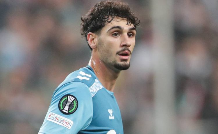 Alerta activada en el Betis con Johnny Cardoso Alerta activada en el Betis con Johnny Cardoso