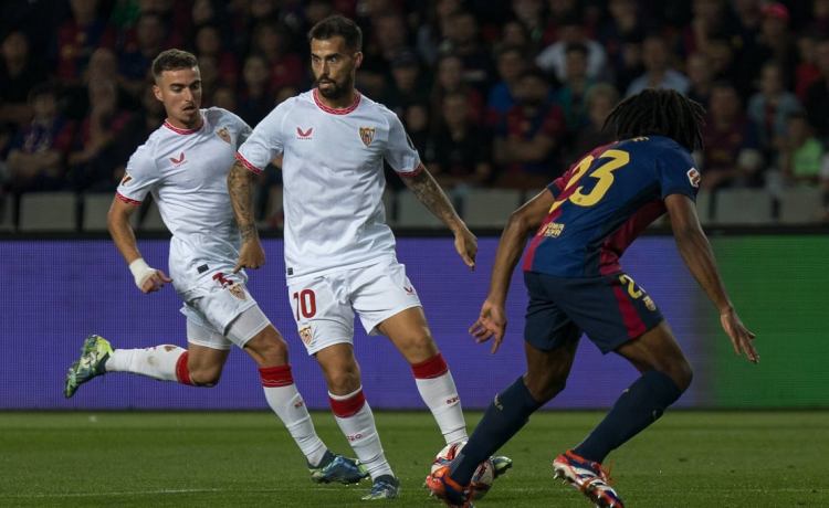 Suso, con otros planes, muy lejos de un Valencia que no descarta a Iker Losada Suso, con otros planes, muy lejos de un Valencia que no descarta a Iker Losada