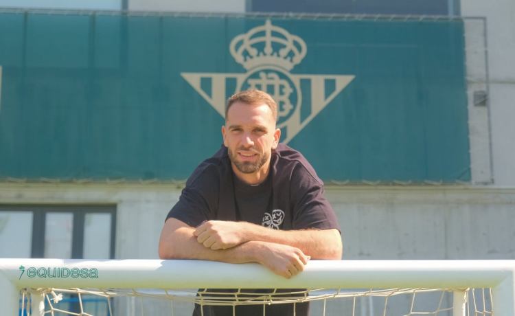 Pau López, agradecido al equipo verdiblanco: «Lo vi como un regalo caído del cielo» Pau López, agradecido al equipo verdiblanco: «Lo vi como un regalo caído del cielo»