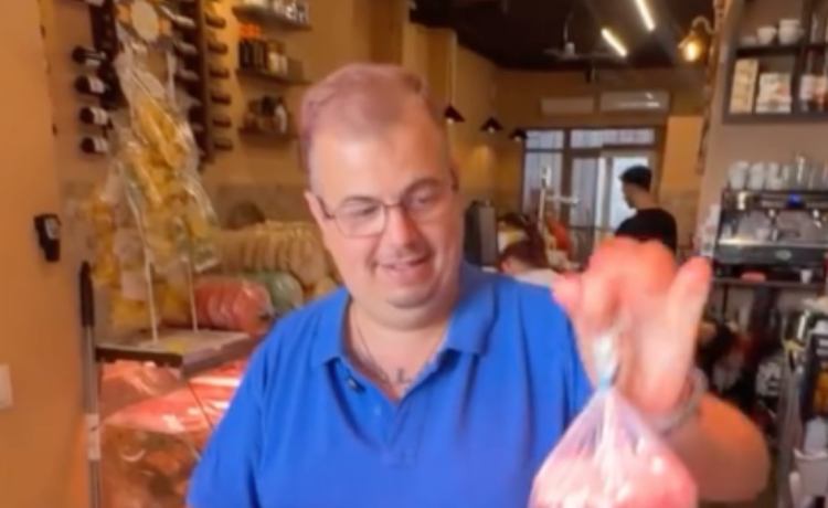Un bar sevillano inventa los desayunos del Betis y del Sevilla Un bar sevillano inventa los desayunos del Betis y del Sevilla