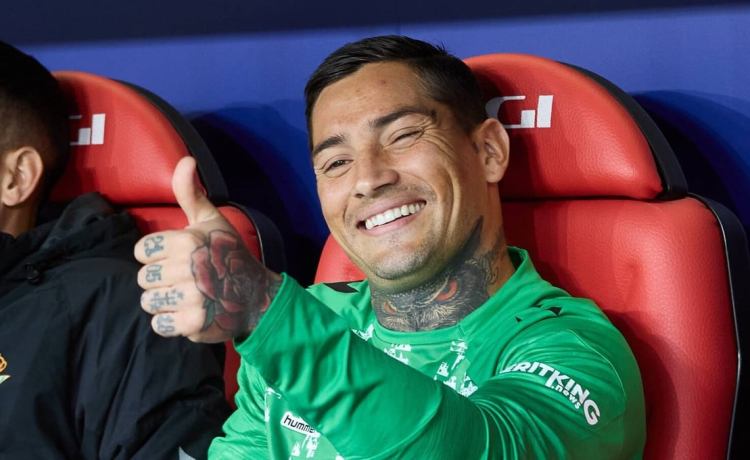 Negocian la salida de Chimy Ávila del Betis a contrarreloj Negocian la salida de Chimy Ávila del Betis a contrarreloj