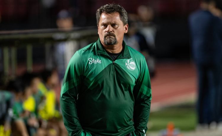 El tipo y la decisión que pueden hacer ganar al Betis una millonada este verano El tipo y la decisión que pueden hacer ganar al Betis una millonada este verano