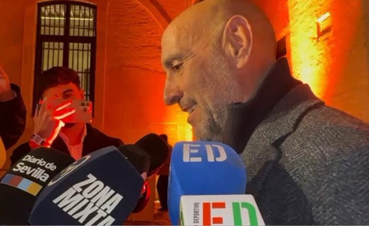 Monchi aviva la polémica por el cartel de la Cabalgata de Reyes de Sevilla: «Se han saltado sus normas» Monchi aviva la polémica por el cartel de la Cabalgata de Reyes de Sevilla: «Se han saltado sus normas»