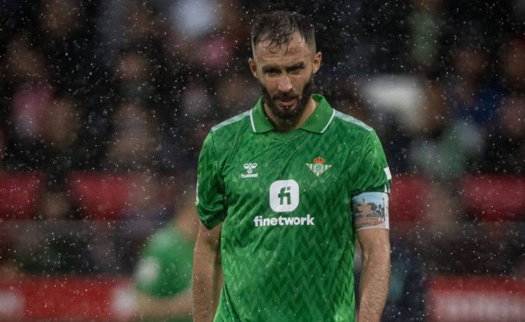 Pezzella, agradecido con el Betis tras su fichaje Pezzella, agradecido con el Betis tras su fichaje