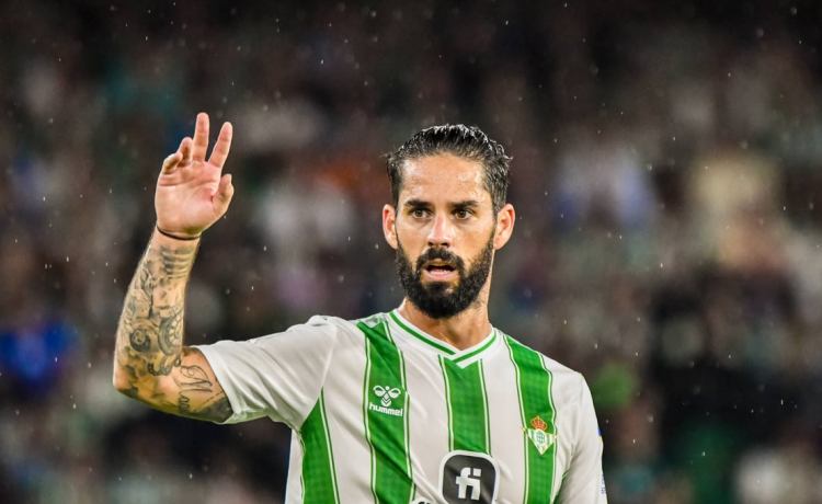 Isco Alarcón sigue el podio de los más castigados Isco Alarcón sigue el podio de los más castigados